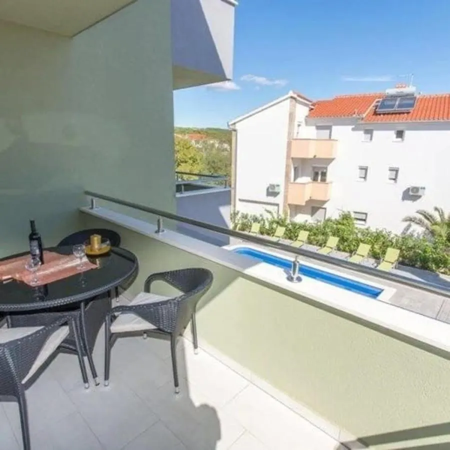 Apartment Mali San Trogir 0*,